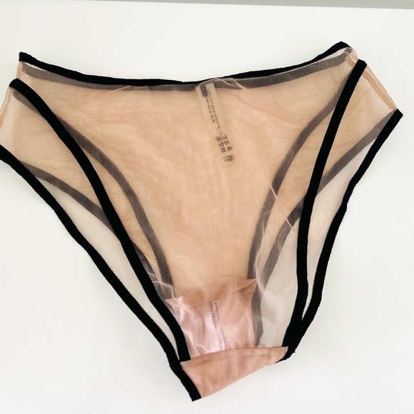 Undress Code In the Clouds set - Picture 10 of 16